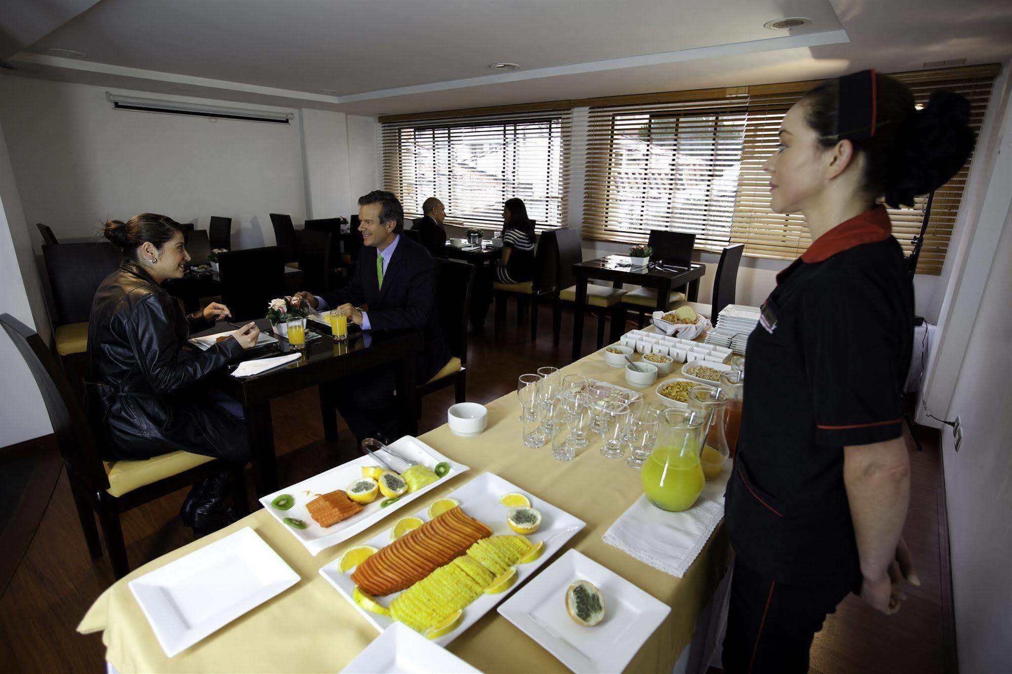 Travelers Obelisco Apartamentos Bogotá Zewnętrze zdjęcie